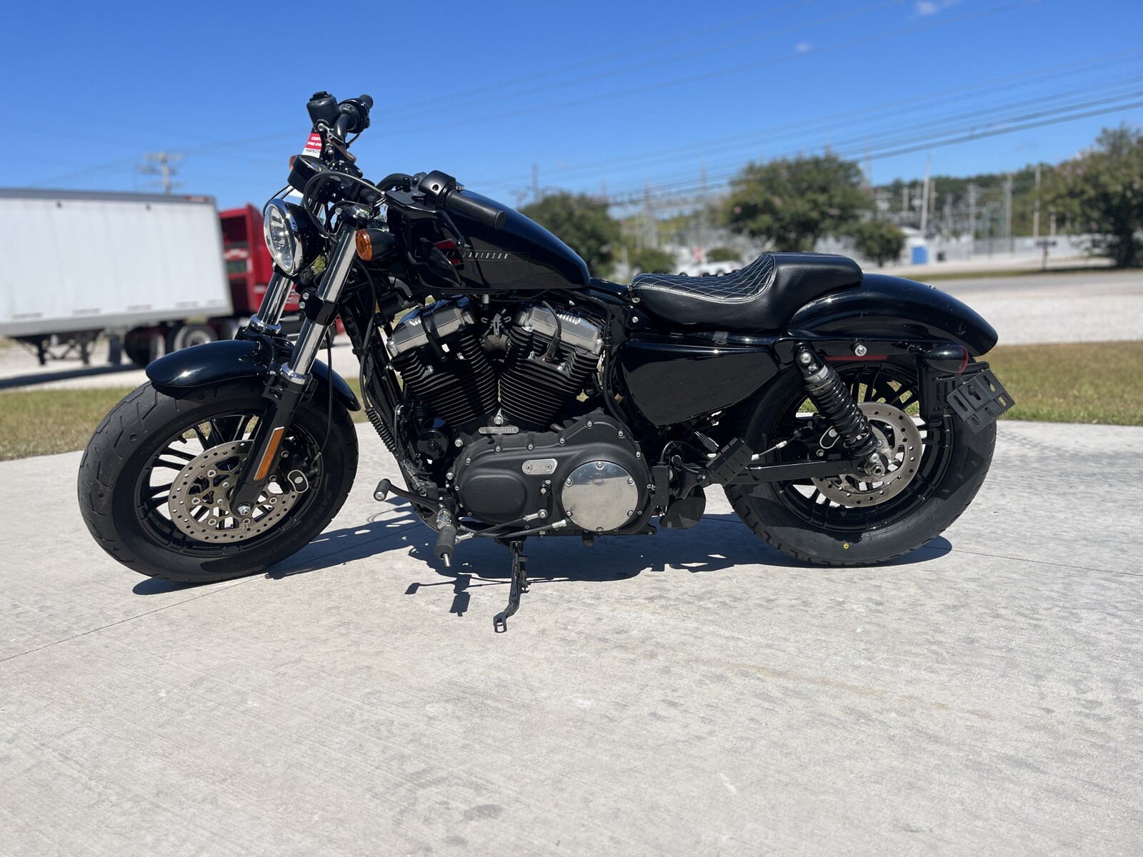 ハーレーダビッドソン New 2025 Harley-Davidson Street Bob® Vivid Black with Cast
